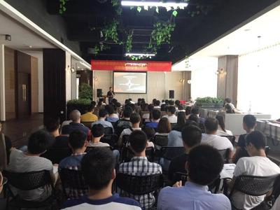 粵東首個(gè)跨境電商孵化基地在汕頭國家高新區(qū)正式成立，助推企業(yè)項(xiàng)目孵化