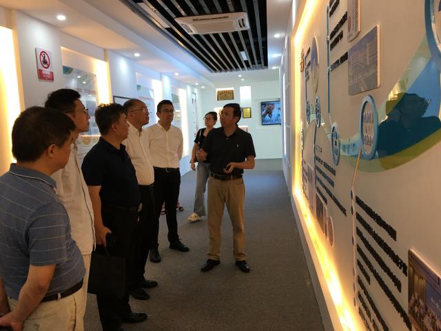 校長(zhǎng)左和平出席盛會(huì)，共話校企合作與項(xiàng)目孵化新篇章